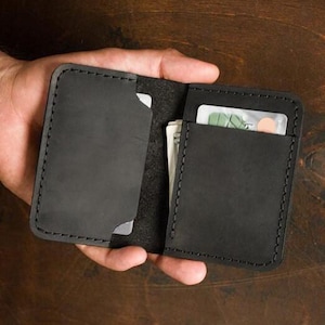 Gepersonaliseerde leren kaarthouder, leren creditcardportemonnee, herenkaartportemonnee leer, gegraveerde kaarthouder, slanke kaarthouder portemonnee