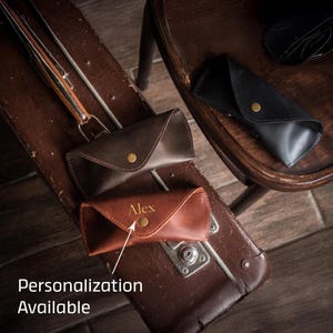 Custom leather sunglasses case, Engraved glasses case, Leather glasses pouch, Leather eyeglass case, Glasses storage case, Glasses sleeve