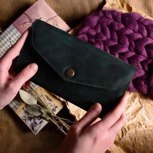 Portefeuille long en cuir pour femme, portefeuille enveloppe en cuir, portefeuille long en cuir fait main, portefeuille long gravé, pochette personnalisée