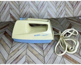 Batidora de mano Rival Modelo 433, color crema azul, estilo vintage, 3 velocidades, eléctrica portátil.