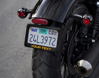 Marco de matrícula de acrílico 3D personalizado para motocicleta: accesorio para coche con texto personalizado