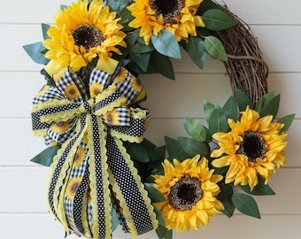 Custom Grapevine Wreath, Personalized Front Door Decor, Seasonal Handmade Accent