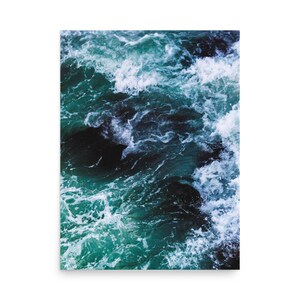 Üppige Küstenlandschaft Poster - Grüne Meereslandschaft