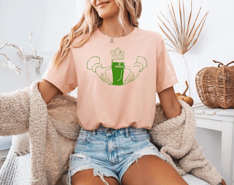 Guinness Claddagh Shirt, St Patrick's Day Beer Tee, Irish Lucky Gift Bild 3