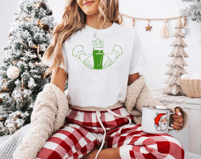Guinness Claddagh Shirt, St Patrick's Day Beer Tee, Irish Lucky Gift Bild 1