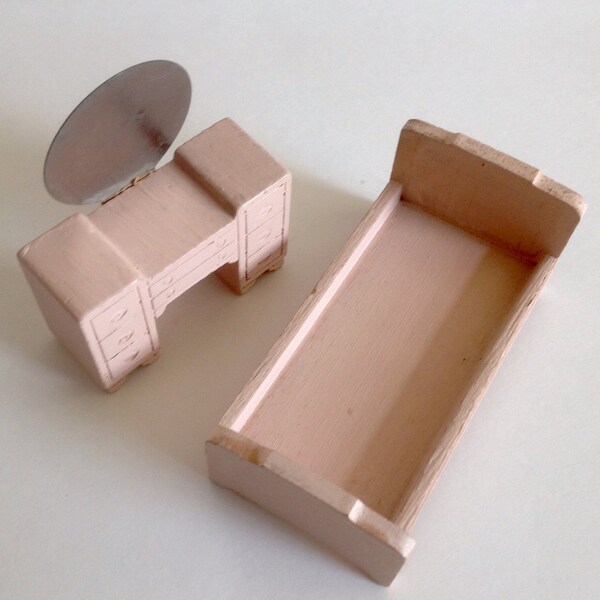 Pink Set of Dollhouse Bed and Dresser