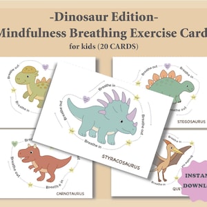 以下が含まれることがあります： 子供向けの、恐竜のイラストが描かれたマインドフルネス呼吸エクササイズカードのセットです。各カードには異なる恐竜が描かれており、「吸う」と「吐く」の指示があります。カードには「恐竜エディション」と書かれており、すぐにダウンロードできます。