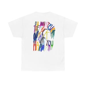 Camiseta "Faça o que te faz feliz" | Tipografia colorida em aquarela