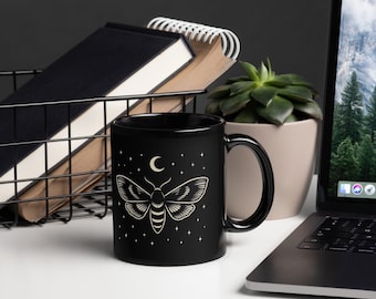 Gothic Moth and Moon zwarte mok: Witchy Celestial Coffee Cup