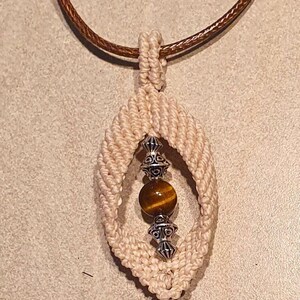 EMMA tiger&#39;s eye pendant
