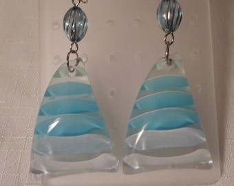 AQUA JELLO EARRINGS / Pierced / Ombre Lucite / Striped / Layered / Laminated / Retro / Modernist / Chic / Rare / Vintage Jewelry Accessories