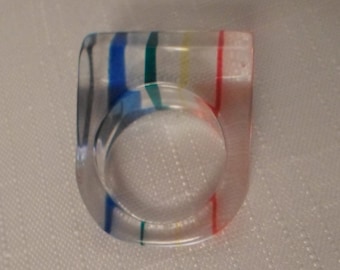 STRIPED LUCITE RING / Size 8 / Layered / Laminated / Go-Go / Disco / Rainbow / Multicolor / Trendy / Chic / Mod / Vintage Jewelry Accessory