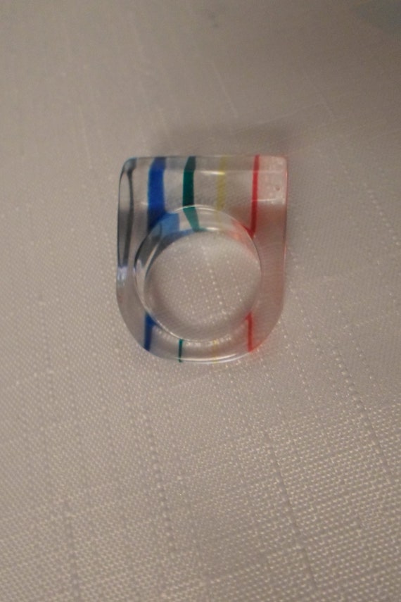 STRIPED LUCITE RING / Size 8 / Layered / Laminated