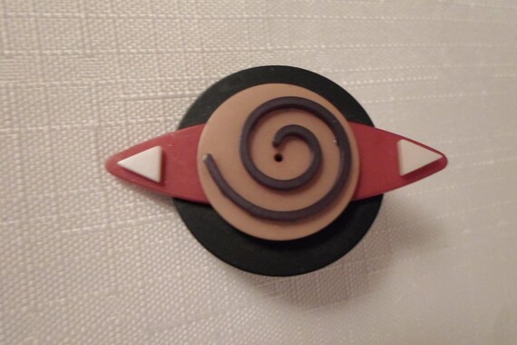 Art deco deals plastic brooches