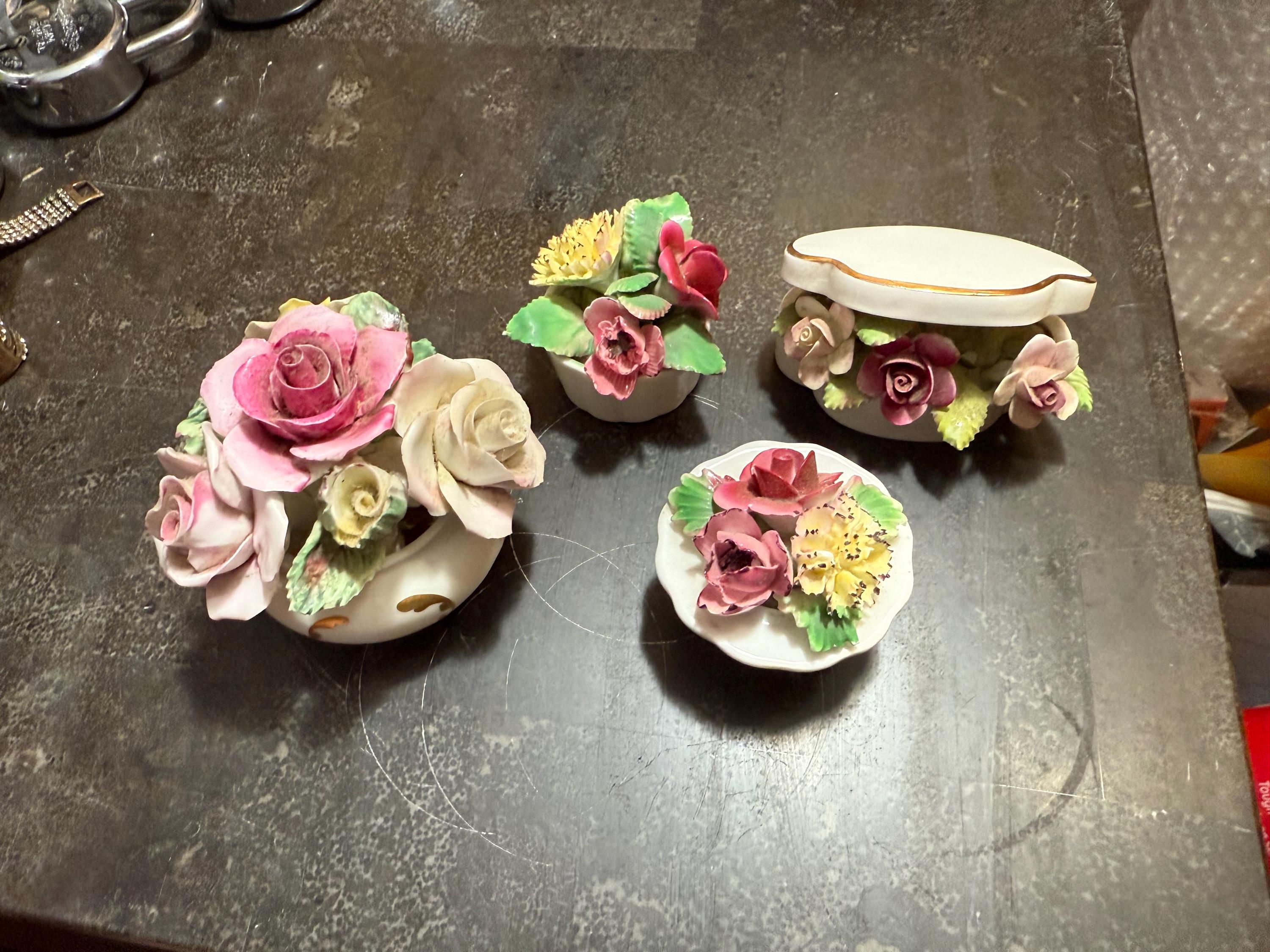 ボーンチャイナ　COALPORT 陶器　置物　花　ミニ 2025年最新】コールポート 陶花の人気アイテム - メルカリ