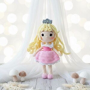 Handmade Crochet Princess Dolls, Ariel, Cinderella, Tiana, Snow White Amigurumi Toy image 4