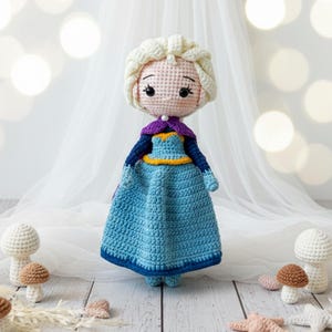 Handmade Crochet Princess Dolls, Ariel, Cinderella, Tiana, Snow White Amigurumi Toy image 7