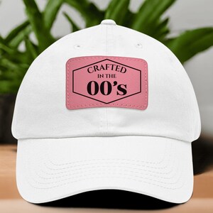 Y2Kダッドハット：フェイクレザーパッチ、「2000年代に作られた」