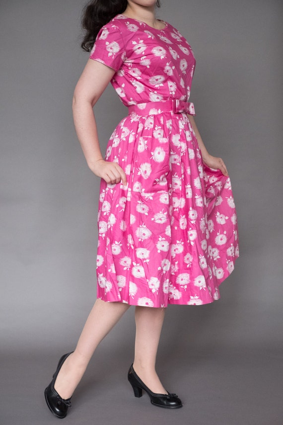 50s summer dress / Pink and white / Floral / Smal… - image 2