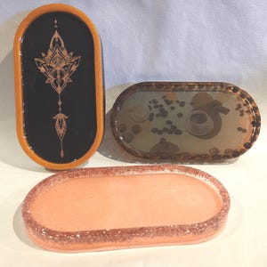 Tray made of epoxy resin