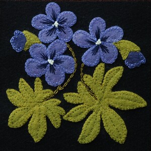 Wool applique PDF e-PATTERN &quot;Wild Geraniums&quot; one block of 24 &quot;Four Seasons of Flowers&quot; wool quilt table runner bed runner wall hanging rug