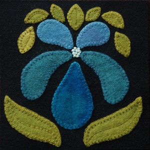 Wool applique PDF e-PATTERN &quot;Orchid&quot; one block of 24 &quot;Four Seasons of Flowers&quot; wall hanging wool quilt table runner bed runner rug pillow