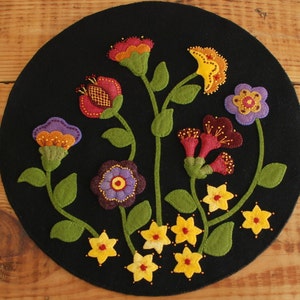 Wool applique penny rug digital PDF e-PATTERN &quot;Jacobean Flowers&quot; table runner topper hand dyed wool fabric folk art felted wool quilt