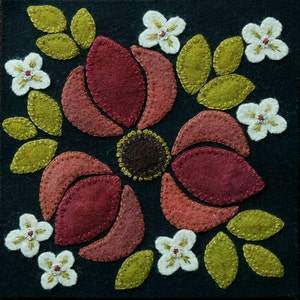 Wool applique PDF e-PATTERN BOM &quot;Red Trillium&quot; one block of 24 &quot;Four Seasons of Flowers&quot; wall hanging wool quilt table runner bed runner rug