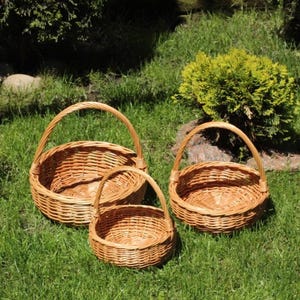Wicker Girl Flower Basket – Rustic Round Rattan Wedding Decor Handmade Small Floral Basket with Handle