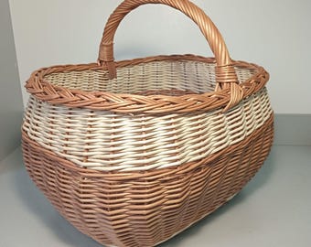 Handwoven Wicker Picnic Basket: Large Willow Harvest Basket