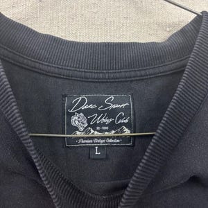 Camiseta gráfica Darc Sport Wolves Club para hombre, talla grande, color negro, con estampado Memento Mori. imagen 4