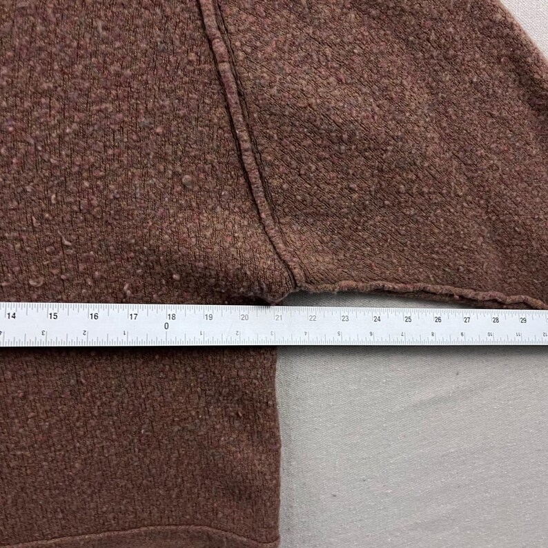 Maglione corto da donna Free People in misto lana marrone con scollo a V e orlo sfilacciato, taglia M immagine 5