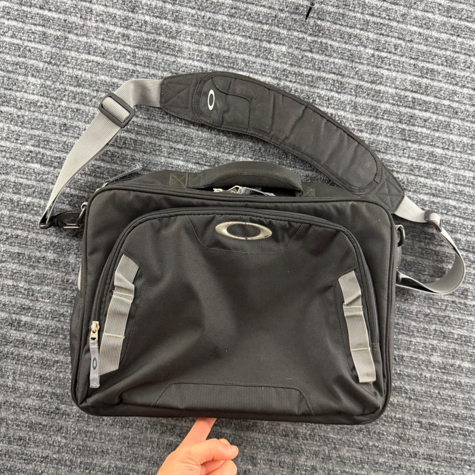 Vintage Oakley Bag - Etsy