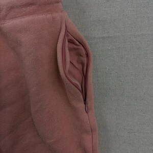 Alo Yoga Jogger Sweatpants Womens Medium Pink Fleece Zipper Pockets Tapered Leg image 7