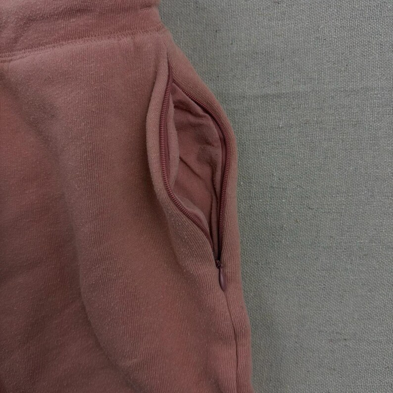Alo Yoga Jogger Sweatpants Womens Medium Pink Fleece Zipper Pockets Tapered Leg image 7
