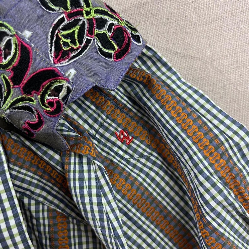 Robert Graham Button Down Shirt L Blue Green Gingham Striped Embroidered Cuff image 6
