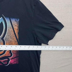 Camiseta gráfica gris oscuro de Psycho Bunny, algodón Pima imagen 4