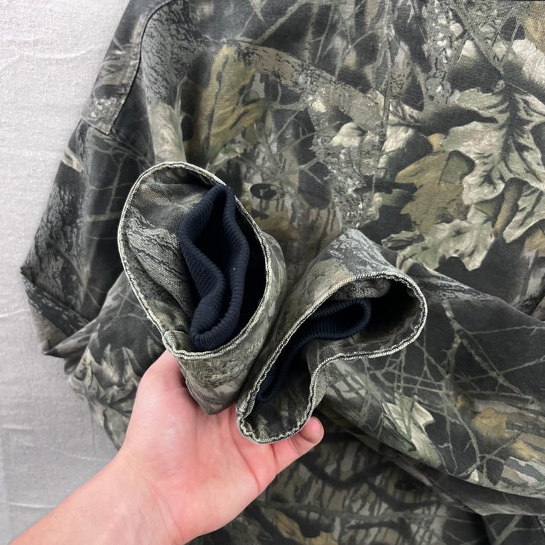 Chaqueta de trabajo con capucha Columbia para hombre, talla XL, estampado de camuflaje Mossy Oak, forrada de felpa, de lona con cremallera. imagen 5