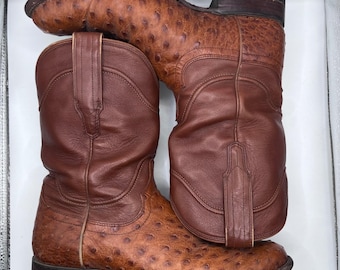 Stivali da cowboy Tecovas The Wyatt da uomo, taglia 8.5D, in pelle di struzzo color noce pecan, con punta arrotondata.