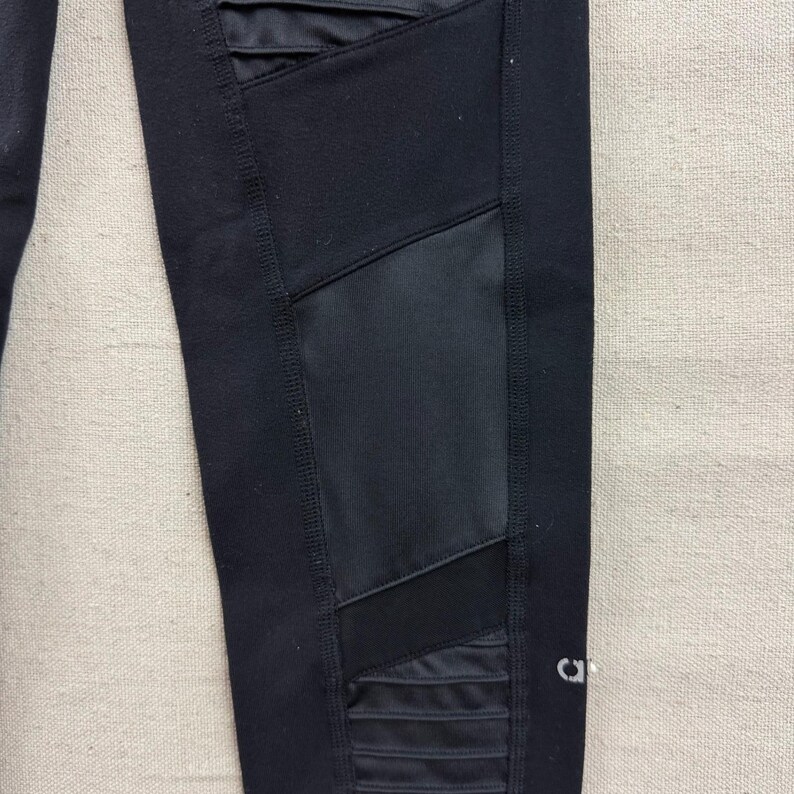 Alo Yoga Moto Leggings Womens XS Black High Waist Pintuck Mesh Panels image 3