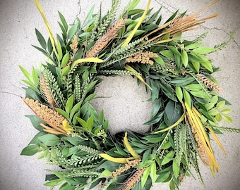 Fall Wreath for Front Door – Autumn Greenery Wreath with Rustic Orange Accents, Farmhouse Decor, Thanksgiving Door Wreath, Year-Round Artifi