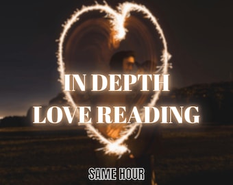 Op de afbeelding: Een persoon creëert een gloeiende hartvorm met een lichtbron tegen een donkere achtergrond. De woorden "IN DEPTH LOVE READING" en "SAME HOUR" staan in witte, verlichte letters in het hart.