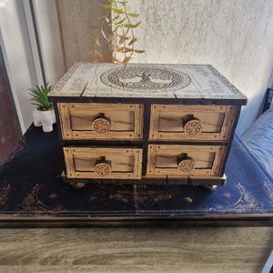Mini ladekast met 4 lades, Ouija-bordaccessoire, opbergruimte voor tarotkaarten, kristallen, pendel, sieraden. Apothekersdoos.