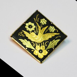 Brooch, Damascene, Bird, Gold Tone, Black Background, Flowers, Offset Square, Vintage, Estate, Jewelry image 3