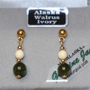 Earrings, Jade, Bone, Alaska, Dangle, Pierced, Gold tone, Vintage, Jewelry, Original Box, Surgical Post, Green, White,