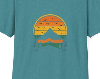 Retro Berg Sonnenuntergang Grafik-T-Shirt | Lässiges Nature Adventure Shirt