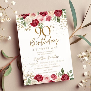 Op de afbeelding: Een crèmekleurige uitnodiging voor een 90e verjaardag met gouden letters en bloemaccenten. De uitnodiging bevat de tekst "90th Birthday Celebration!" en details voor het evenement, inclusief de naam Agatha Miller, datum, tijd en locatie.