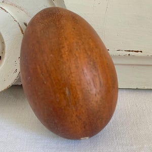 Antikes französisches Stopf-Ei aus Holz, Näh-Werkzeug Oeuf de Couture