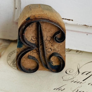 Antiker französischer Stoffstempel B Initial Gothic Monogramm Alphabet Druck Blockbuchstaben Muster
