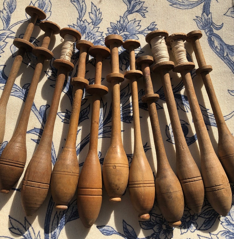 Collection de dentelle aux fuseaux français vintage faisant des bobines en bois image 2